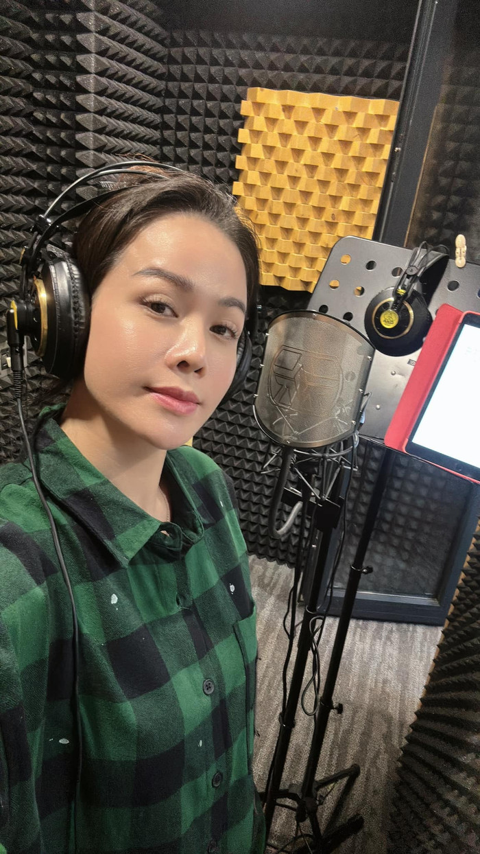 Nhật Kim Anh đi diễn ở trường học, 'quậy nát' sân khấu cùng sinh viên Ảnh 3