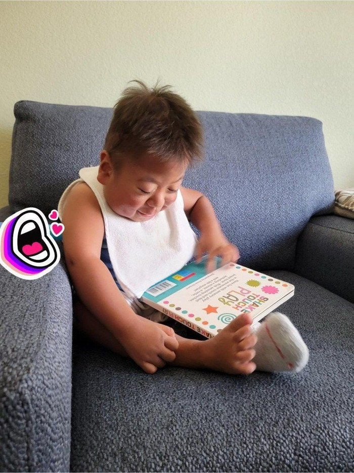 Vì thể trạng đặc biệt nên mãi tới năm 2 tuổi, con trai Quách Thành Danh mới tự đứng khoảng 15 phút hoặc tự ngồi dậy.