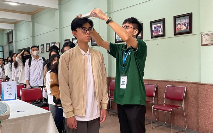 Trường đại học chỉ tuyển nam sinh cao trên 1,65m và nữ trên 1,58m, Bộ GD&ĐT 'tuýt còi' Ảnh 2