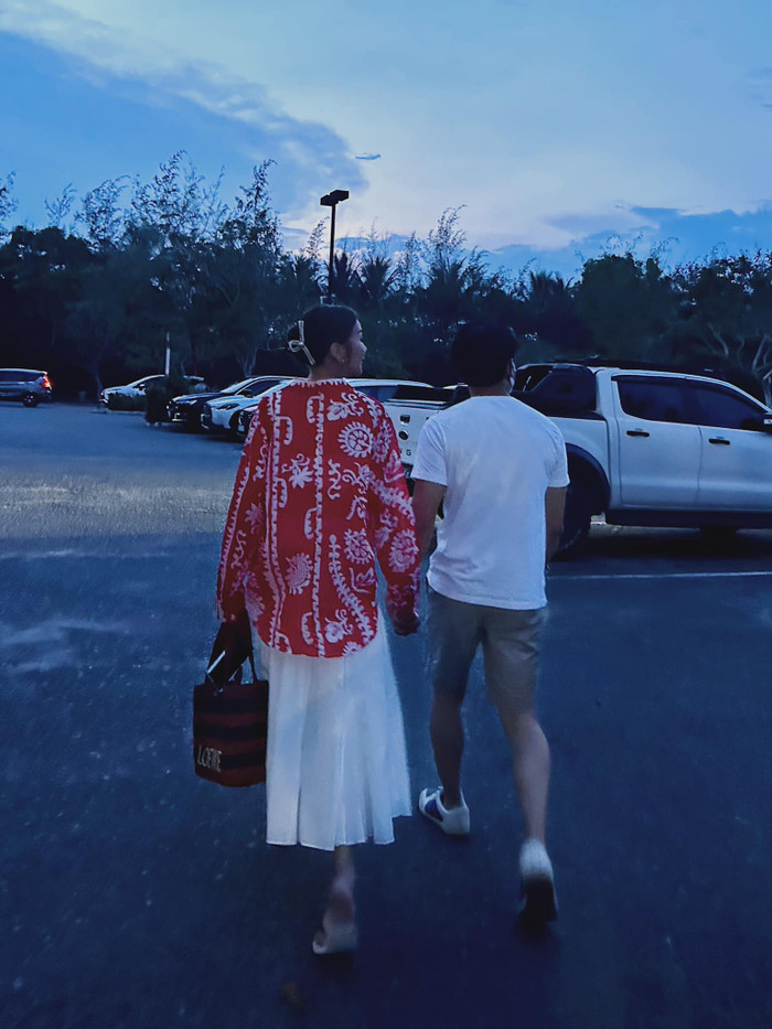 Ông xã Thanh Hằng luôn đồng hành cùng vợ trong mọi khoảnh khắc trong cuộc sống.