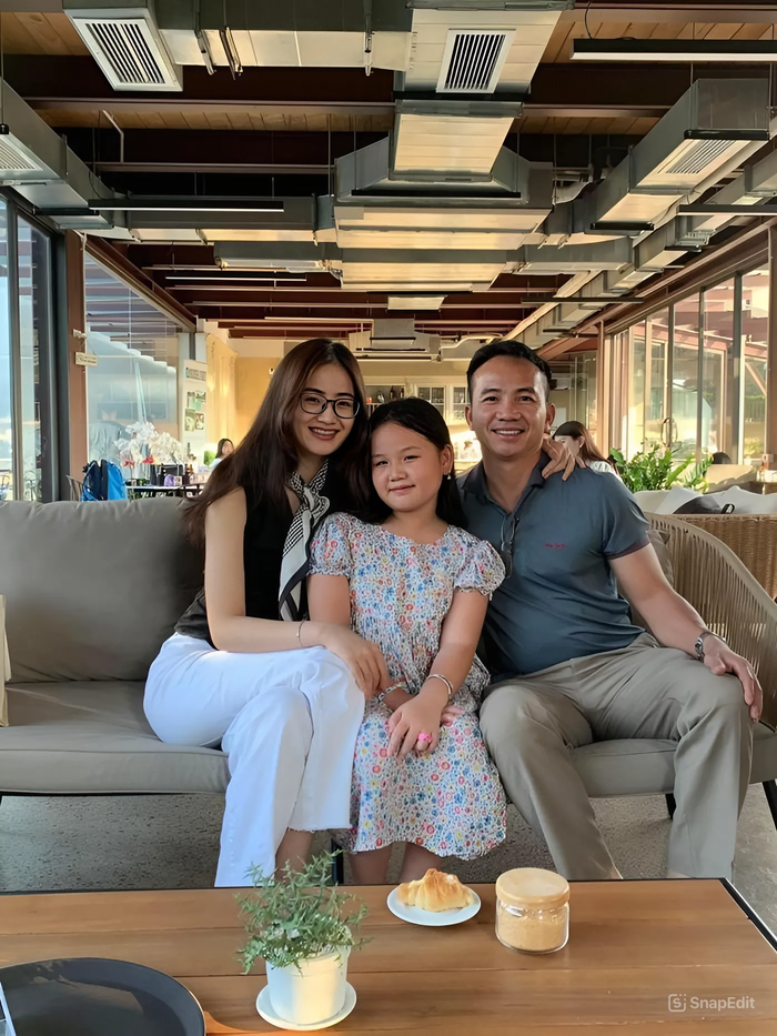 Ý Nhi gặp chuyện nhưng những người thân, đơn vị quản lý không hề bỏ rơi cô. 