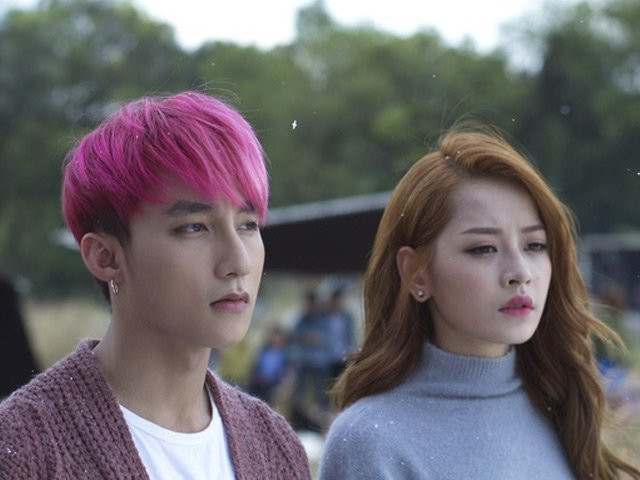 Chi Pu trong MV Buông đôi tay nhau ra.