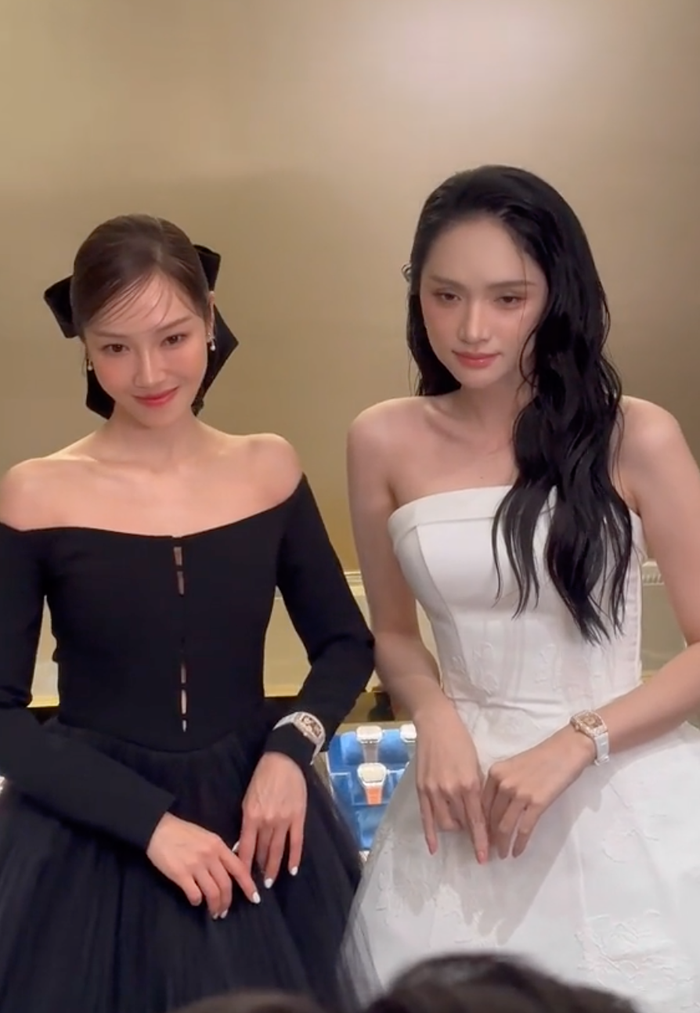 Hương Giang đọ sắc với Jessica. 