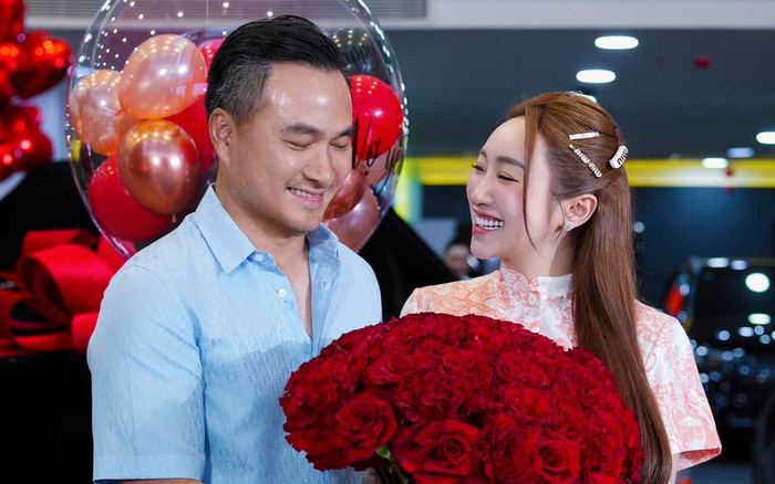 Nam diễn viên mua 2 xe ô tô giá trị 15 tỷ tặng vợ bầu Ảnh 2