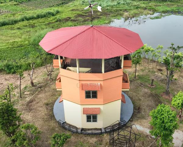 Ngôi nhà xoay độc lạ