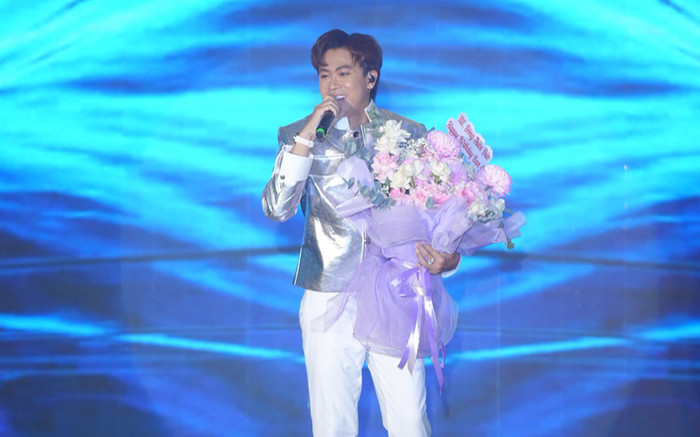 Nam ca sĩ nổi tiếng Vbiz tiết lộ quá khứ đi hát chỉ được vài chục nghìn, bị xua đuổi khỏi show Ảnh 2