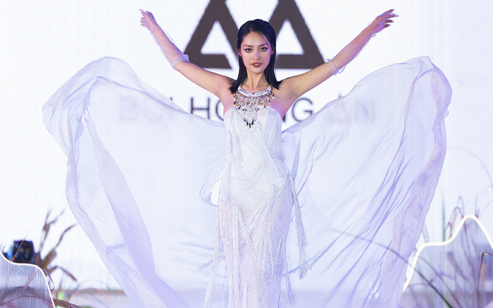 Nông Thúy Hằng hóa nàng thơ Hà Giang Ảnh 2