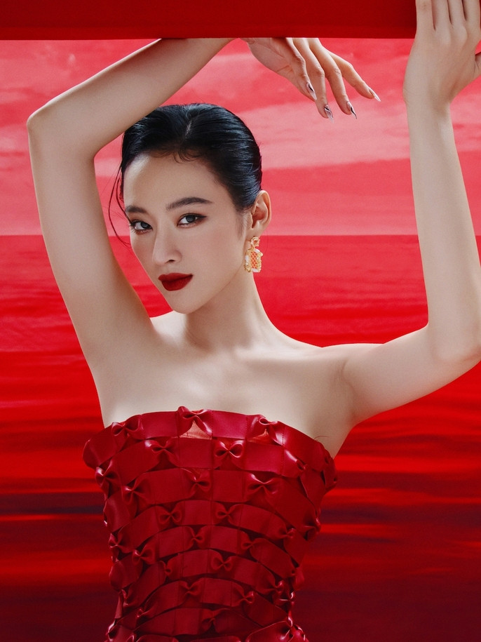 Angela Phương Trinh từng là sao nhí nổi tiếng một thời.