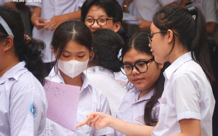 Đề thi và lời giải môn Toán tại kỳ thi vào lớp 10 ở Hà Nội Ảnh 2