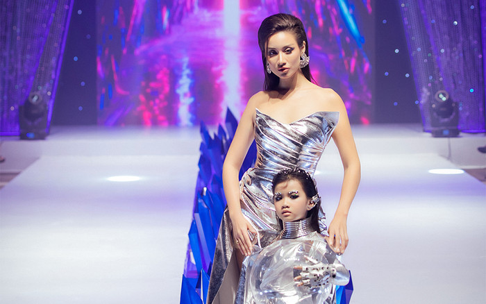 Lydie Vũ khoe chân dài trên sàn catwalk trước thềm sang Ba Lan Ảnh 2