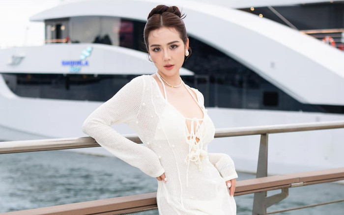 Huyền Lizzie ở tuổi 34: Đẹp thôi chưa đủ còn là nữ đại gia có tài sản khủng Ảnh 2