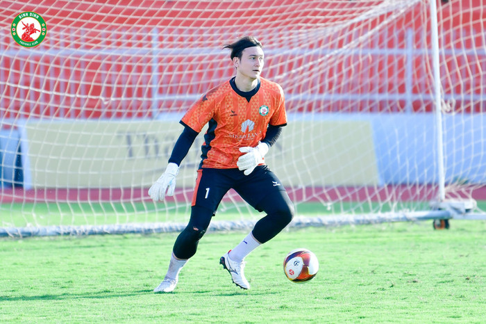 Thủ môn Đặng Văn Lâm liệu có rời CLB Bình Định ở mùa giới? Ảnh: CLB Bình Định