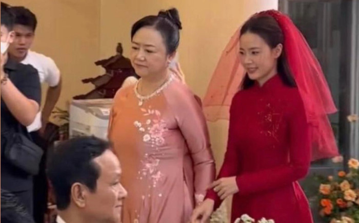 Midu từng bị mẹ nhắc nhở chỉ đam mê bán đất mà không lo lấy chồng Ảnh 2