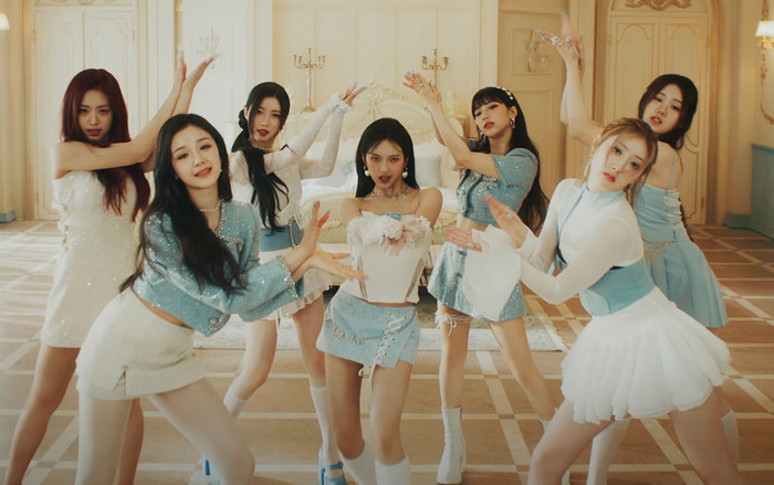 BABYMONSTER diện đến 3 thiết kế Việt trong MV mới, fan Việt 'nở mũi' tự hào Ảnh 2