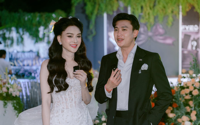 Lâm Khánh Chi lộ da nhăn nheo khi tham gia tiệc sinh nhật đồng nghiệp Ảnh 2