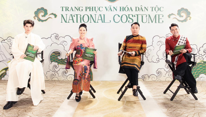 4 mentor trong phần thi National Costume.