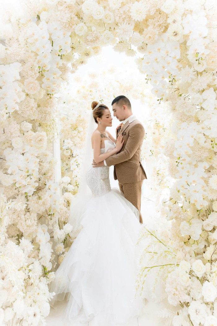 Tuy vậy, nhiều khán giả vẫn khen ngợi cả hai trông đẹp đôi cũng như gửi lời chúc phúc.