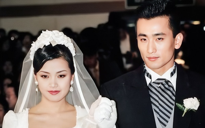 Nam diễn viên từ chối thừa kế 6.660.000 tỷ đồng: Cưới gái quê, chung tình 30 năm đáng ngưỡng mộ Ảnh 2