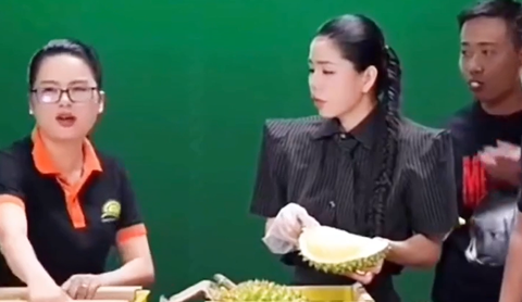 Quang Linh Vlogs bị O Huyền chê ăn nhiều sầu riêng