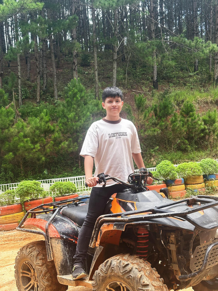 Cà Phê, tên thật là Thiên Phúc, năm nay 15 tuổi, đang theo học tại trường song ngữ ở TP.HCM.