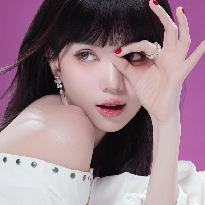 Ngọc Trinh sáng bừng nhan sắc trong bộ ảnh mới.