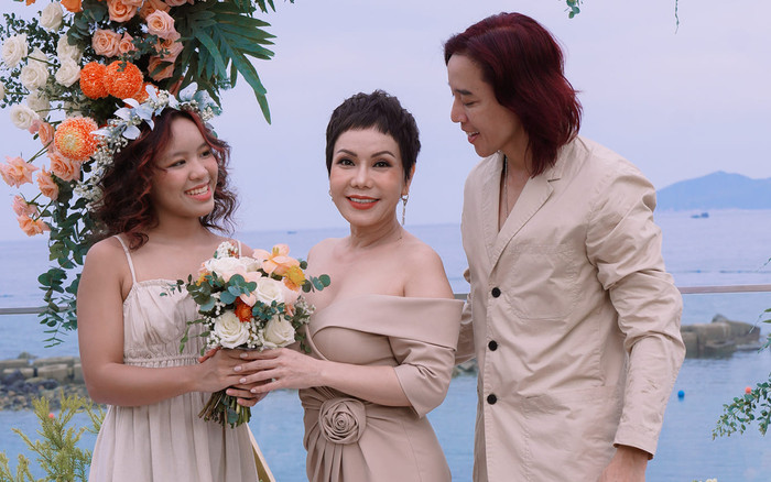 Việt Hương cưới, hóa cô dâu U50 gợi cảm bên chồng, Minh Tuyết chúc mừng Ảnh 2