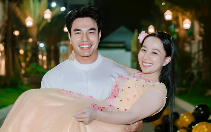 Vợ Lê Dương Bảo Lâm lộ diện đẹp như hoa hậu trong ngày vui của chồng Ảnh 2
