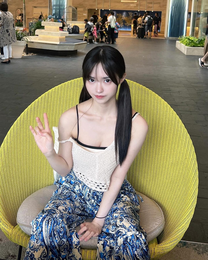 Nữ ca sĩ 24 tuổi công khai là mẹ đơn thân, một mình nuôi 2 con nhỏ Ảnh 1