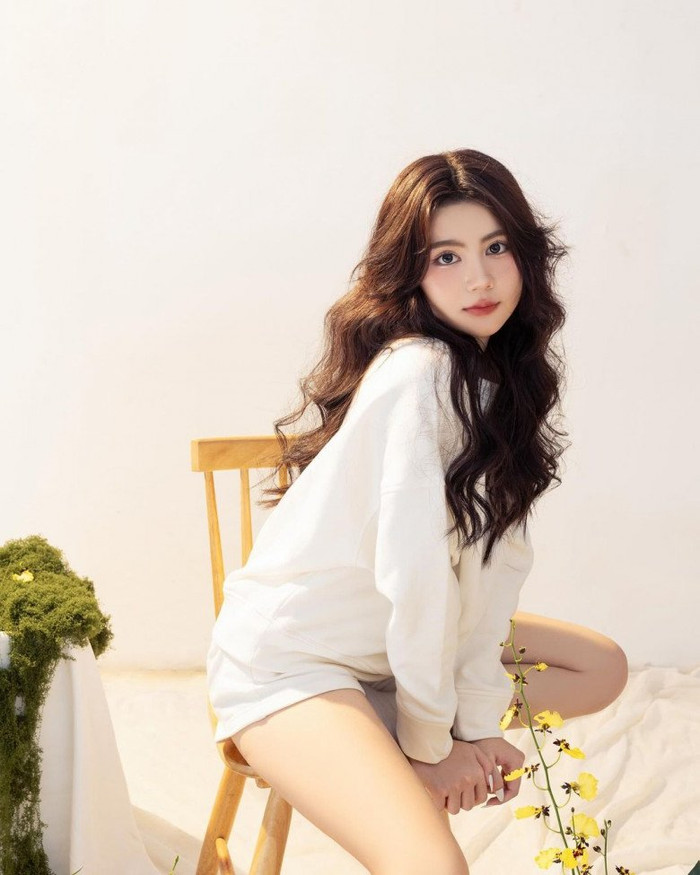 Không hề thua kém chị gái, Hạt Dẻ cũng vô cùng xinh đẹp và giỏi giang