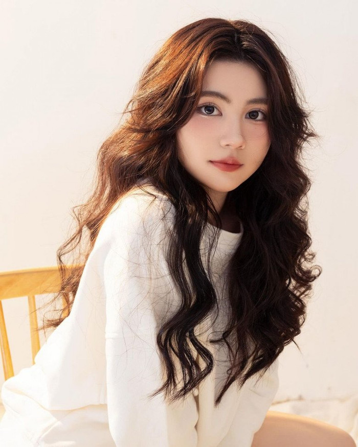 Hạt Dẻ tung bộ ảnh mới nhân dịp 16 tuổi