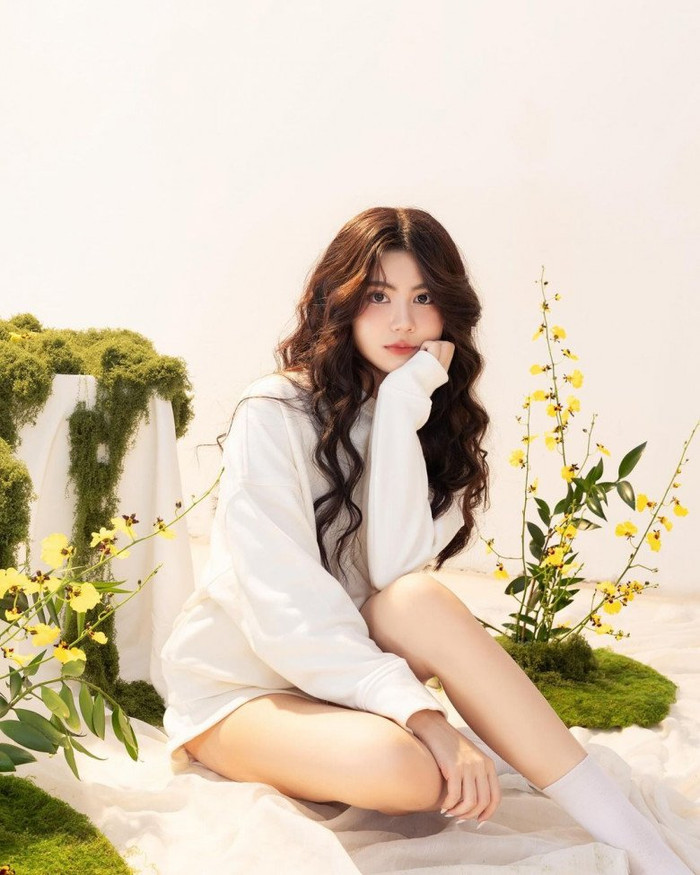 Nét trong sáng, xinh đẹp như nàng thơ của Hạt Dẻ