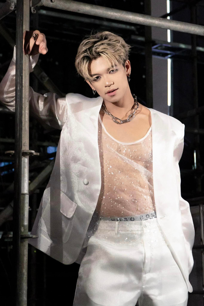 Trọng Hiếu khiến fan 'bỏng mắt' khi khoe cơ bắp cuồn cuộn tập nhảy Ảnh 2