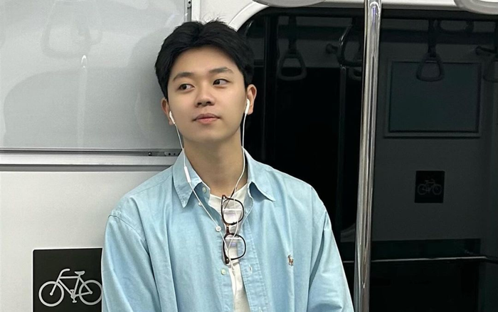 Khi kết thúc công việc, Hà Còi dành thời gian thư giãn, nghỉ ngơi và tận hưởng cuộc sống giống như bạn bè đồng trang lứa. Ảnh: Instagram hacoi1711