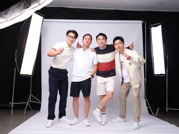 Hà Còi không hề 'lép vế' khi đứng bên cạnh cặp đôi Ninh Dương Story. Ảnh: Facebook Tài Trương