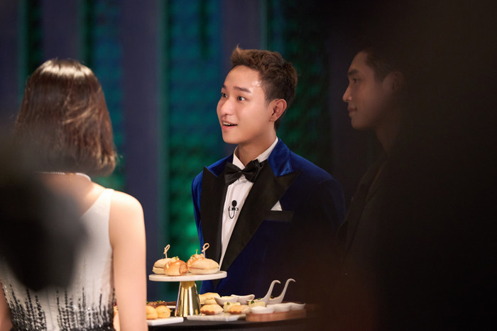 Dù trong phân cảnh đầu, Hà An Huy không nhắc về Bùi Khánh Linh khi phỏng vấn với ê-kíp Đảo Thiên Đường nhưng anh chàng lại âm thầm 'thả tim' cho người đẹp và mong muốn cùng cô lên xe cặp đôi trở về nhà chung. 