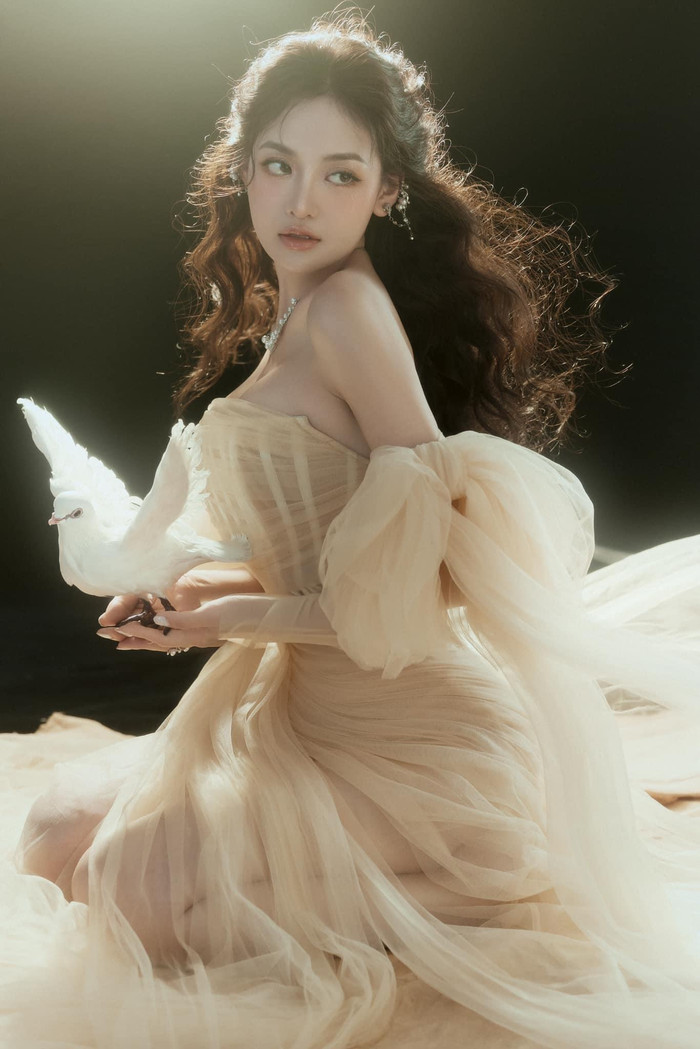 Thuỳ Anh được khán giả kỳ vọng sẽ góp mặt tại sân chơi sắc đẹp.