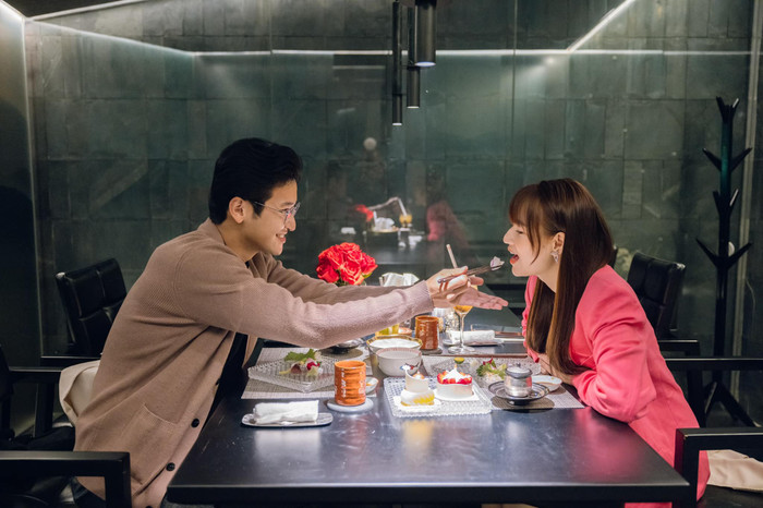 Diễn viên Việt Hoa khoe khoảnh khắc hạnh phúc bên chồng sắp cưới, nhan sắc cả hai quá đỉnh Ảnh 3