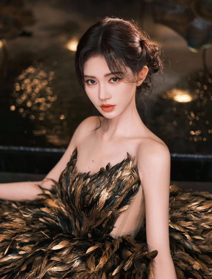 Cúc Tịnh Y có thể hợp tác cùng người đại diện của Dương Tử hoặc công ty truyền thông Hòa Tụng.