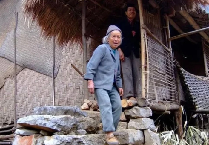 Dù nghèo khó, nhưng hai vợ chồng vô cùng hạnh phúc.