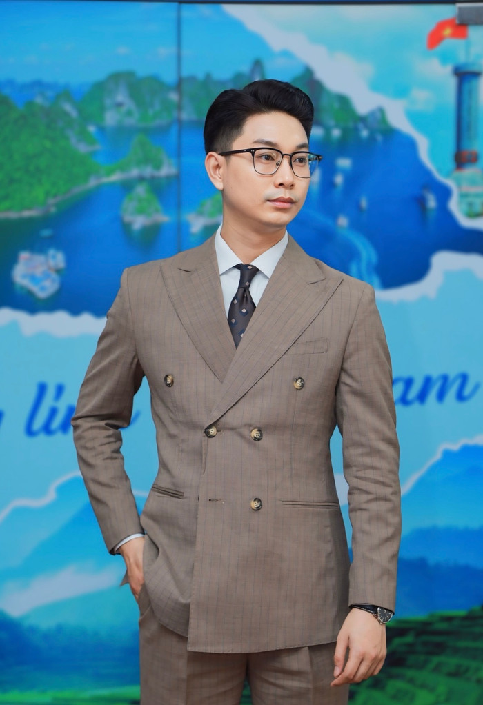 Quán quân Gương mặt truyền hình 2022: 'Tôi không áp lực khi làm MC tại Mr World Vietnam' Ảnh 2