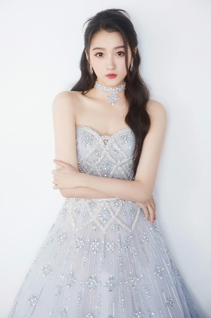 Mỹ nhân Phượng Tù Hoàng sau 6 năm: Triệu Lộ Tư - Bạch Lộc vượt mặt Quan Hiểu Đồng Ảnh 2