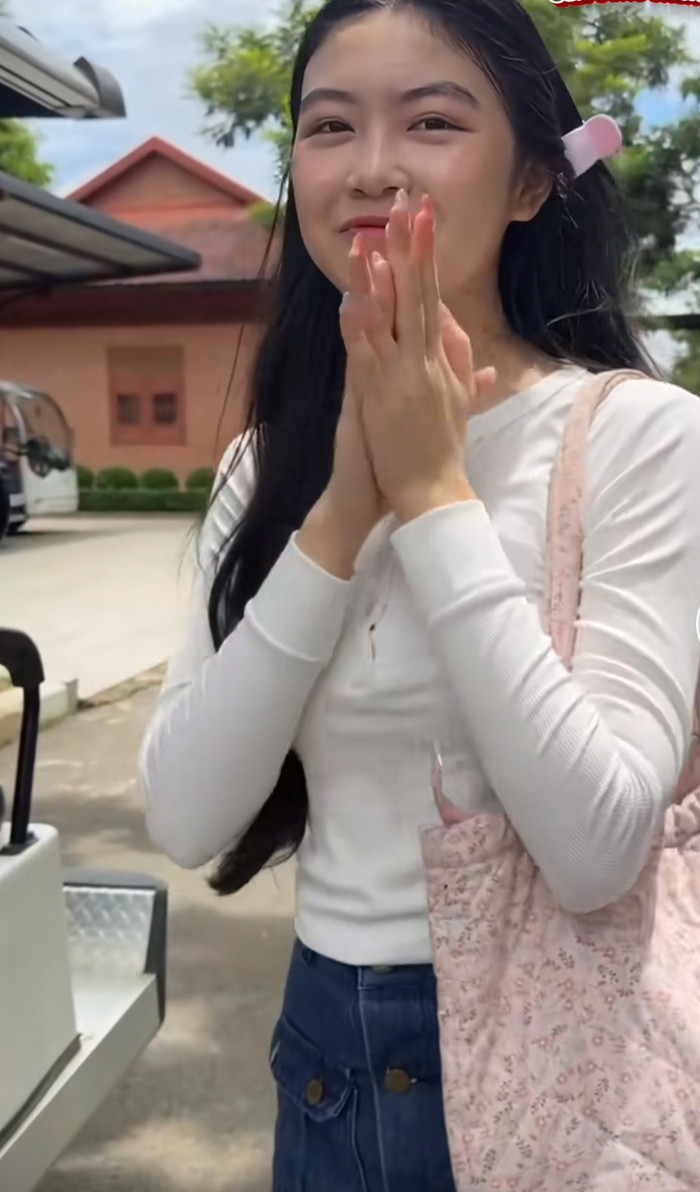 Bé Lọ Lem tỏ ra háo hức trước cột mốc mới. (Ảnh chụp màn hình TikTok Nghệ Sĩ Của Công Chúng).