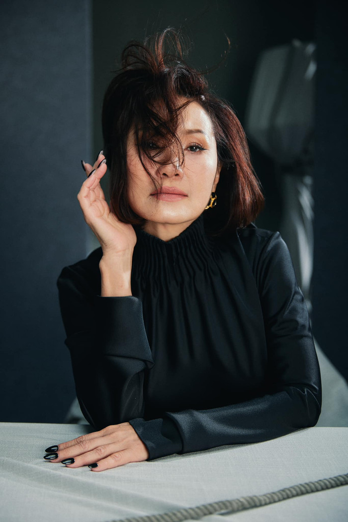 NS Hồng Đào được nhiều khán giả nhận xét là vẫn giữ được nét trẻ trung ở tuổi 62.