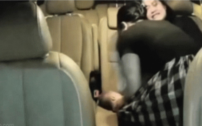 Thót tim khoảnh khắc nữ điều dưỡng cứu bé sơ sinh sặc sữa, ngưng thở ngay trên taxi Ảnh 2