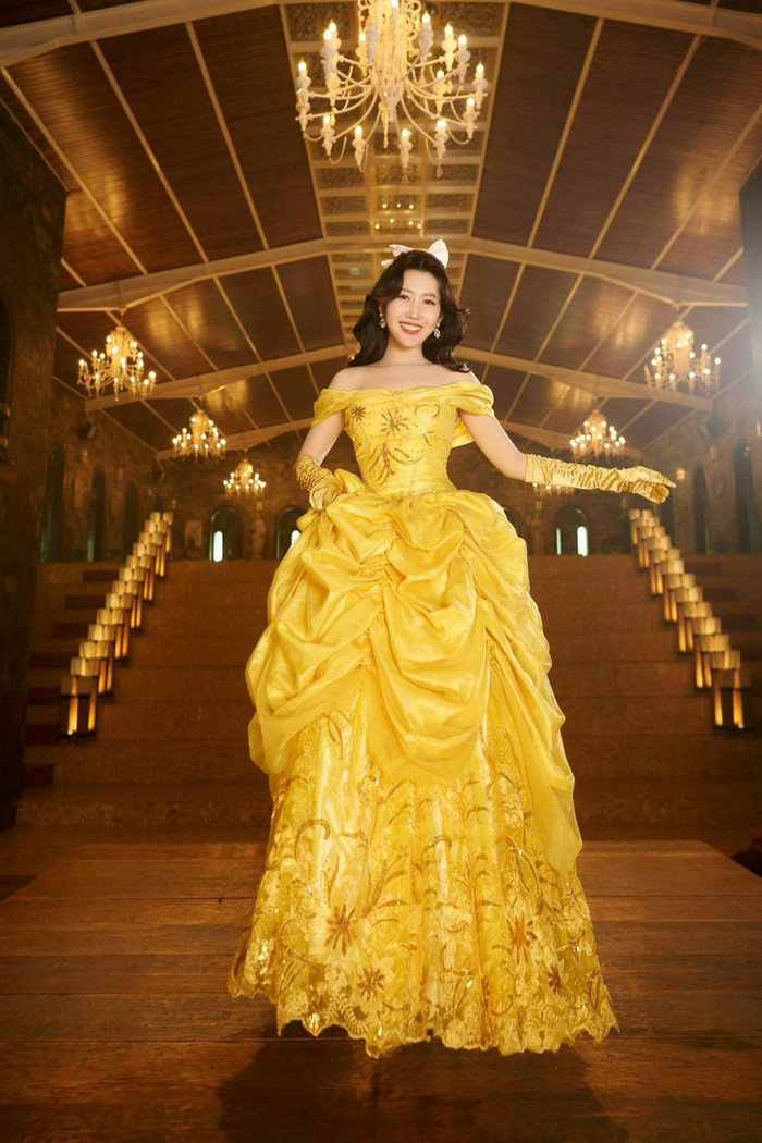 Thúy Ngân hóa công chúa Bella xinh đẹp khiến dân tình ngỡ ngàng