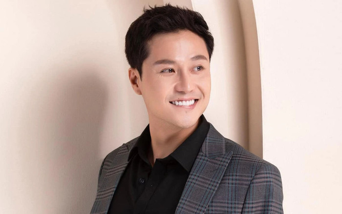 Bắt gặp Thanh Sơn đưa 'vợ' đi khám thai, mẹ bầu gây sốt vì quá xinh đẹp Ảnh 2