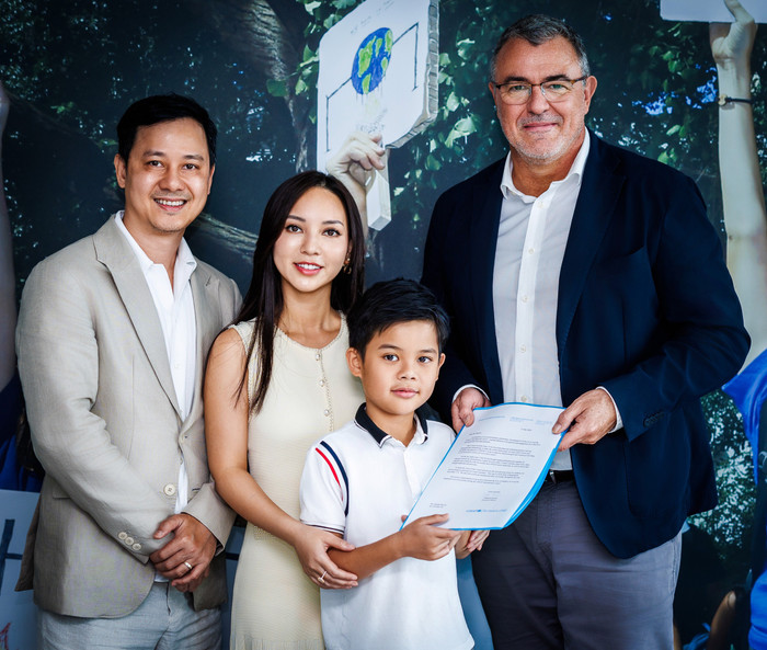 Gia đình Hannah Olala trong chuyến thăm và làm việc với Quỹ Nhi đồng Liên Hợp Quốc (UNICEF) tại Geneva, Thụy Sĩ vào ngày 11/7/2024.
