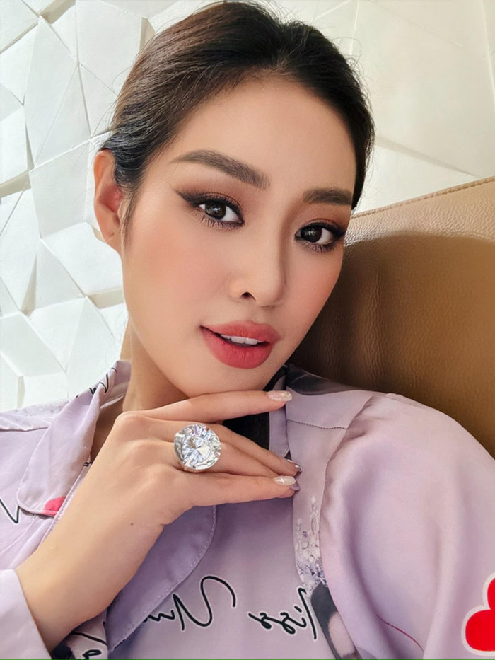 Một Hoa hậu Việt đình đám khoe nhẫn hột xoàn 'siêu khủng' sau khi nhận lời cầu hôn Ảnh 2