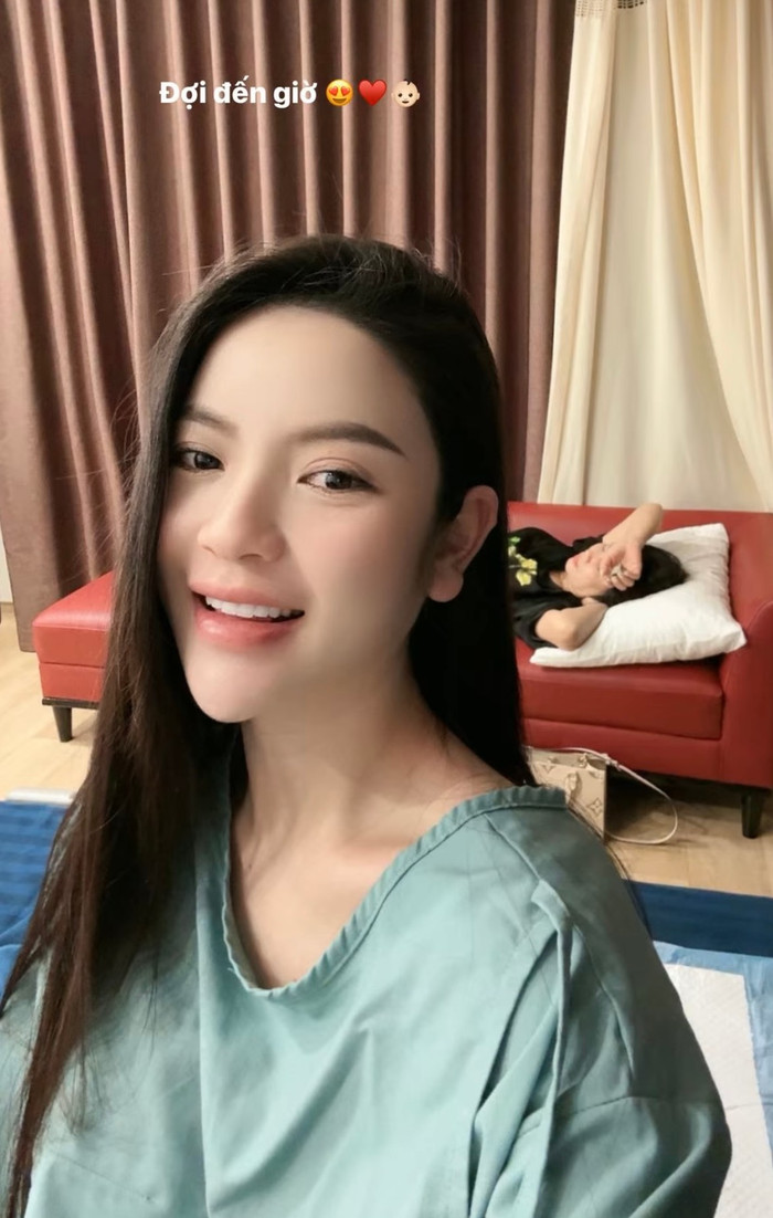 Chu Thanh Huyền đã vượt cạn thành công, đón bé trai khoẻ mạnh chào đời