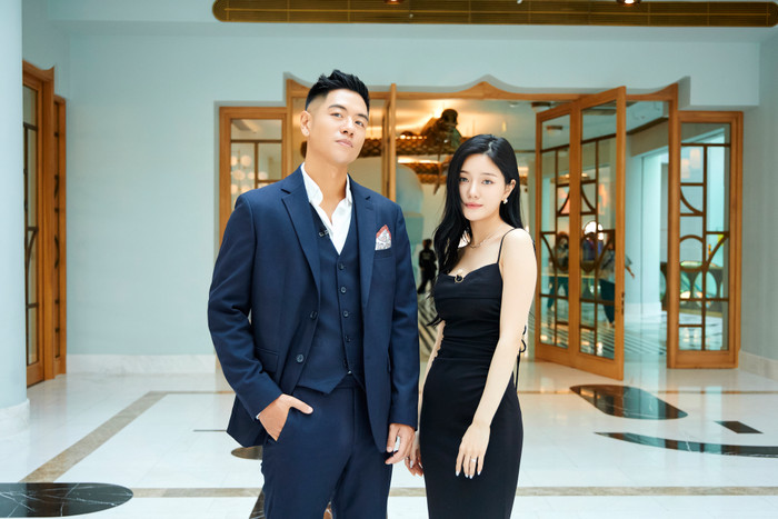 Ở tập đầu tiên, Lee Rayeon và Michael Trương là cặp duy nhất thành đôi.